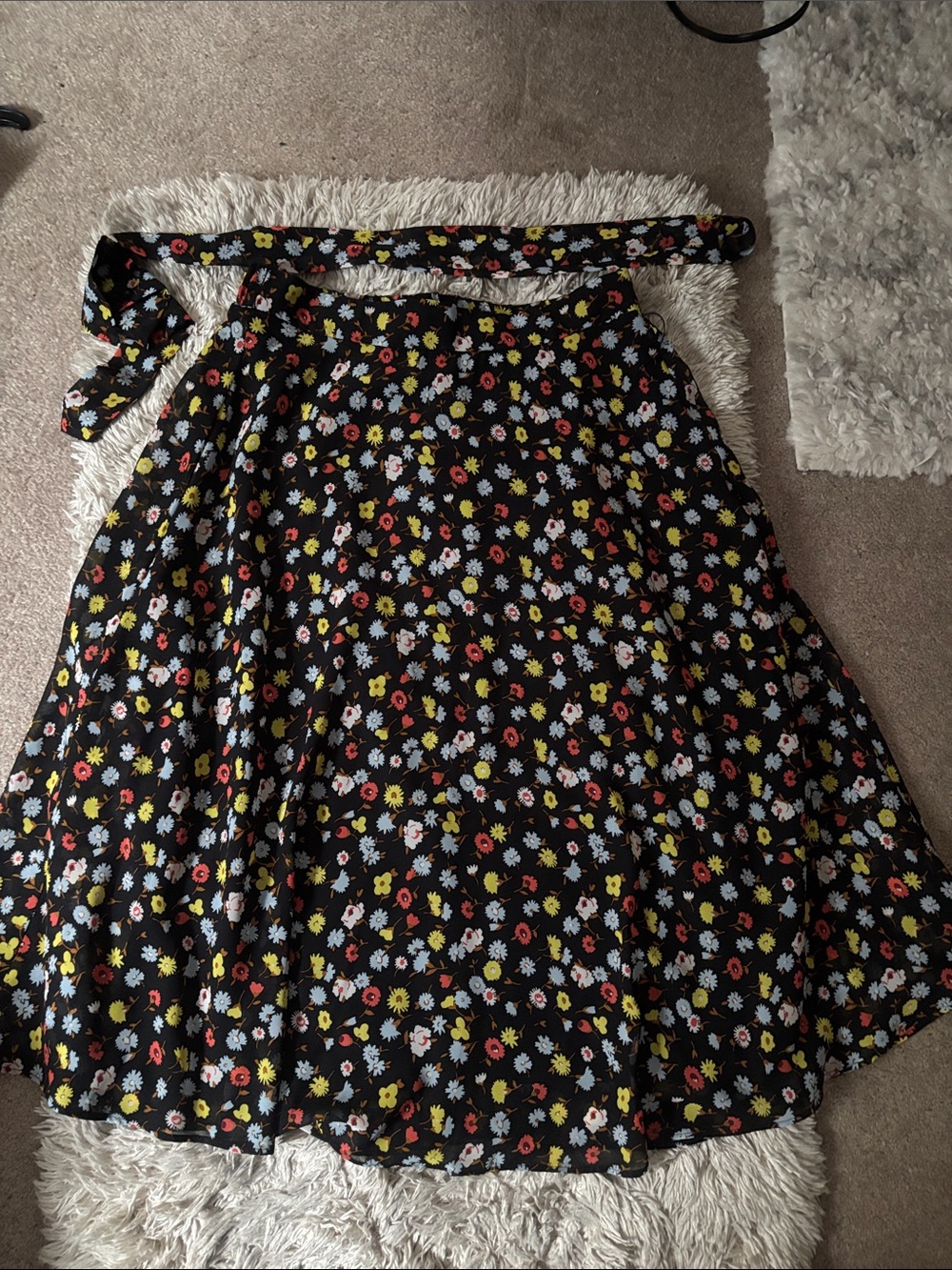 Ann Taylor Factory Women's Black Floral A-Line Skirt size XS